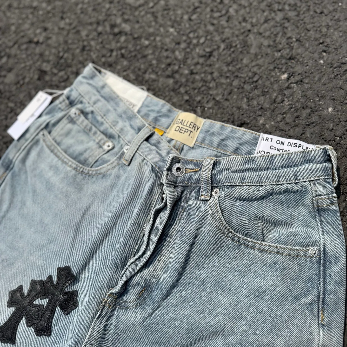 #8148 P290💰 Independent GALLERY DEPT. Vintage multi-leather splicing black leather cross loose washed flared jeans - truly restore the ultimate texture of Vintage - original hardware accessories washed and other elevators, QR code analysis are all purchased from the original factory, high degree of restoration, you are welcome to compare with a certain product ~ - three-dimensional version Loose and comfortable, not picky about the figure, tall and slim, factory Seiko, original factory quality control, same style for men and women, can be matched with couples, versatile recommendation Essential jeans for all seasons - sizes: 28 30 32 34 36